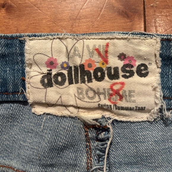 Peekaboo lace “pocket” jean short - Picture 5 of 5